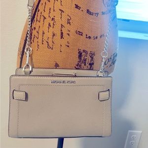 Micheal Kors Grey Crossbody
